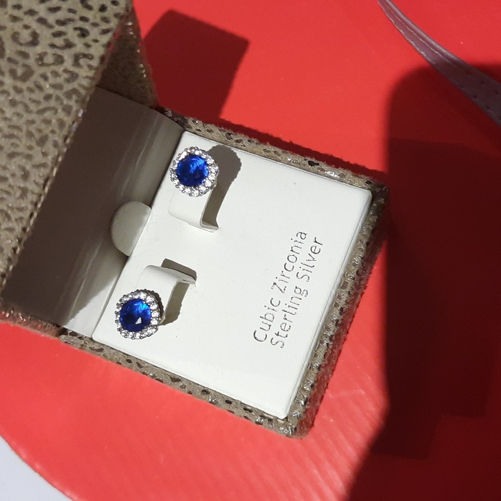 NIB AUTHENTIC CREATED SAPPHIRE GENUINE STERLING SILVER ELEGANT EARRINGS GIFT BOX